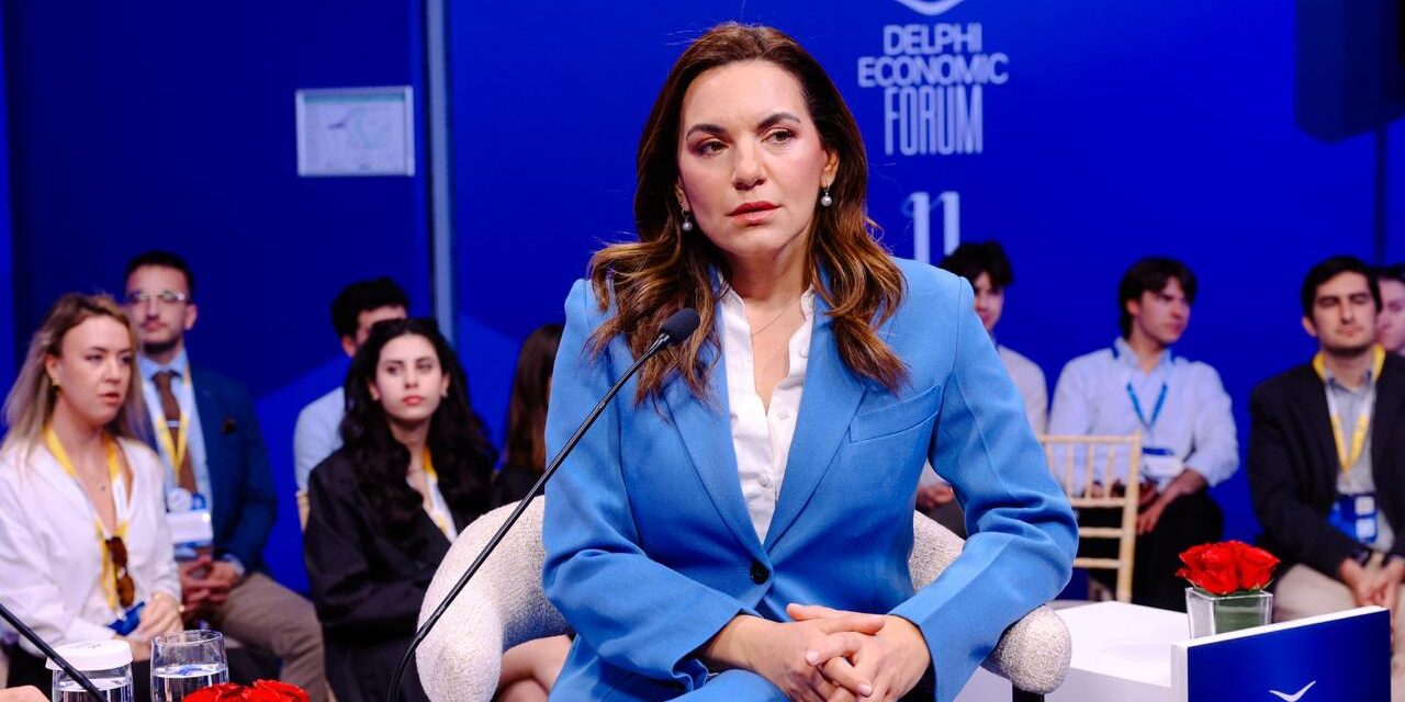 H Υπ. Τουρισμού στο 11ο Οικονομικό Φόρουμ των Δελφών: Σε ανοδική πορεία ο ελληνικός τουρισμός – Θετικές προοπτικές το 2026