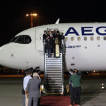 Με αεροσκάφη της AEGEAN και της Olympic Air θα μεταφερθεί και φέτος το Άγιο Φως από την Αθήνα σε διάφορες περιοχές της Ελλάδας