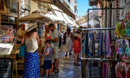 ΙΝΣΕΤΕ: Η συμβολή του τουρισμού στην ελληνική οικονομία το 2025