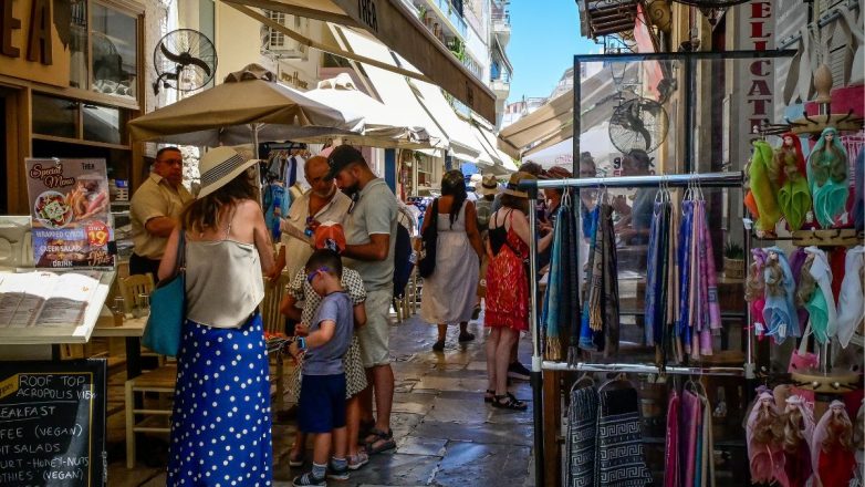 ΙΝΣΕΤΕ: Η συμβολή του τουρισμού στην ελληνική οικονομία το 2025