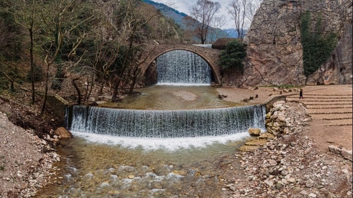 Είκοσι ένας γεώτοποι στο Γεωπάρκο Μετεώρων – Πύλης: Ένα φυσικό και γεωλογικό «ρεπορτάζ» από το παρελθόν της Γης