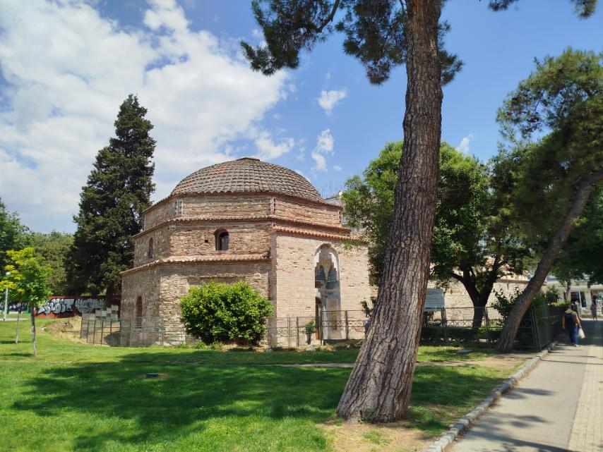 Το εμβληματικό μνημείο Μπέη Χαμάμ στο ιστορικό κέντρο της Θεσσαλονίκης, αποδίδεται στους πολίτες της
