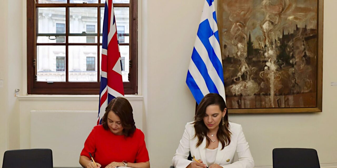 Νέα συμφωνία Ελλάδας – Μεγάλης Βρετανίας για τον τουρισμό