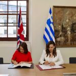 Νέα συμφωνία Ελλάδας – Μεγάλης Βρετανίας για τον τουρισμό
